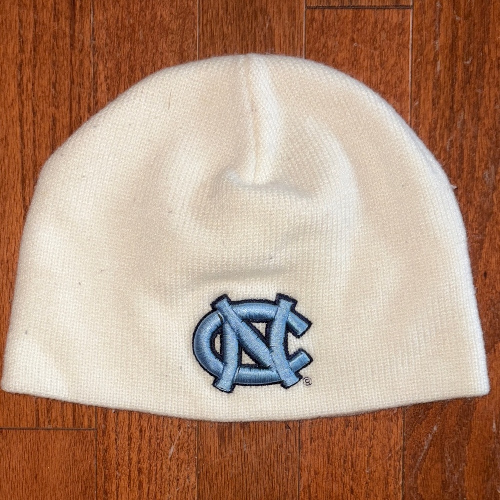 North Carolina Tar Heels Skull Cap Beanie Winter Hat Champs Sports Team Apparel